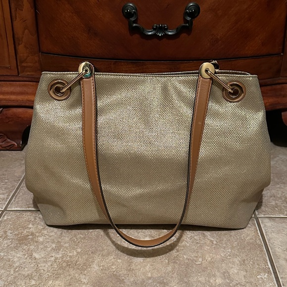 Michael Kors Raven Large Raven Gold Leather Shoulder Bag - Picture 3 of 14